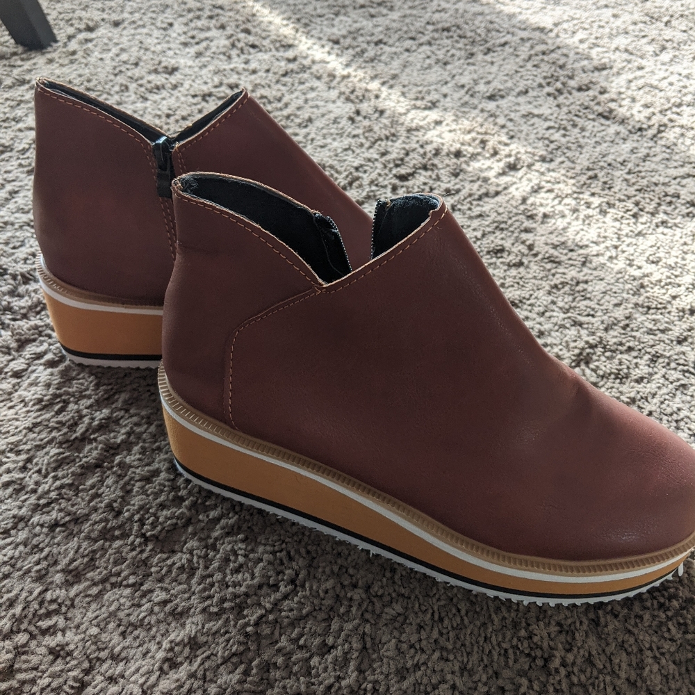 Boots - Picture 3 of 3
